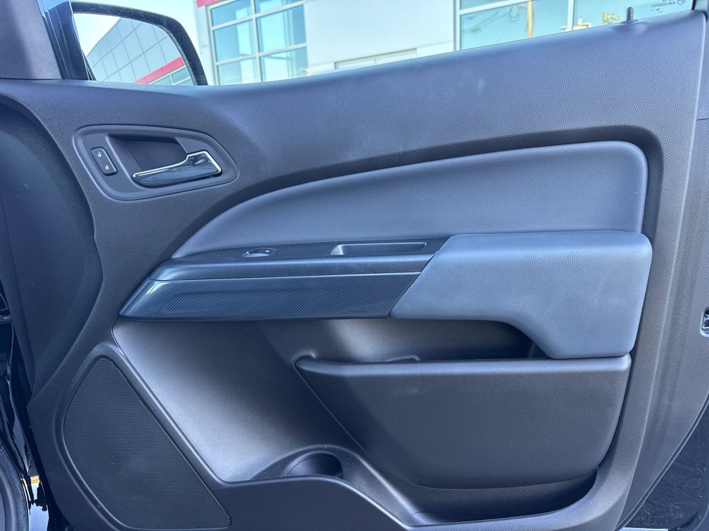 Used 2016 Chevrolet Colorado Z71 AWD/4WD image 6