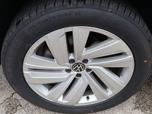 Used 2023 Volkswagen Atlas Cross Sport SE FWD image 20
