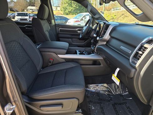 New 2026 RAM 1500 4x4 Crew Cab image 25