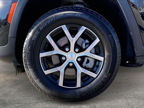 Certified 2024 Jeep Grand Cherokee Limited image 8