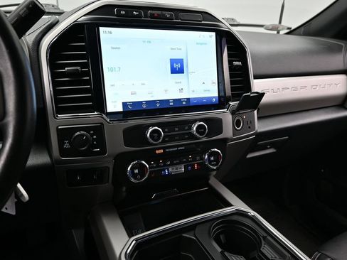 Used 2022 Ford F250 Lariat w/ Black Appearance Package AWD/4WD image 35