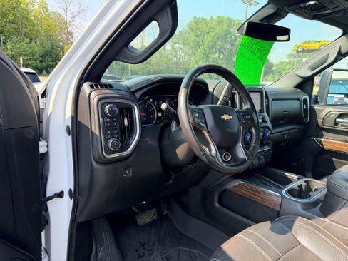 Used 2022 Chevrolet Silverado 2500 High Country w/ Safety Package II AWD/4WD image 11