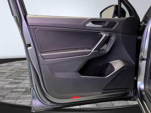 Used 2020 Volkswagen Tiguan SE R-Line image 19