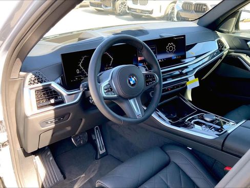 New 2026 BMW X5 xDrive40i w/ M Sport Package AWD/4WD image 8