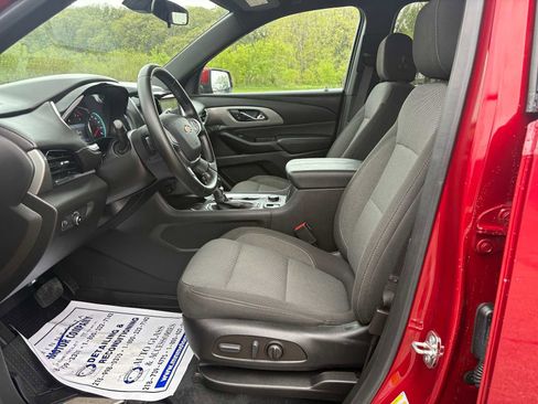 Used 2023 Chevrolet Traverse LT AWD/4WD image 7