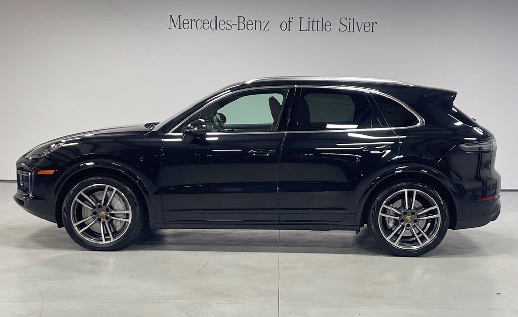 Used 2023 Porsche Cayenne Turbo AWD/4WD image 2