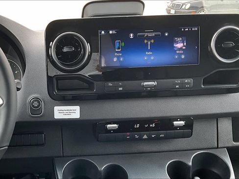 New 2025 Mercedes-Benz Sprinter 2500 image 9