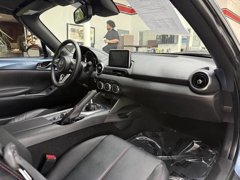 Used 2017 MAZDA MX-5 Miata RF Grand Touring RWD image 16