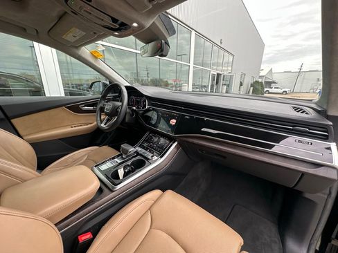 Used 2019 Audi Q8 Prestige w/ Luxury Package image 27
