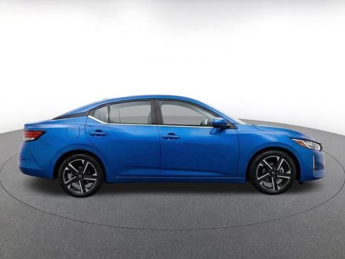 Used 2025 Nissan Sentra SV FWD image 14