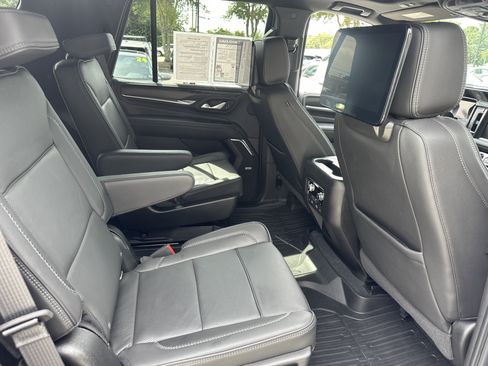 Used 2021 GMC Yukon Denali w/ Denali Premium Package AWD/4WD image 14