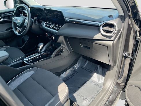 Used 2024 Chevrolet TrailBlazer LT w/ LT Cold Weather Package image 27