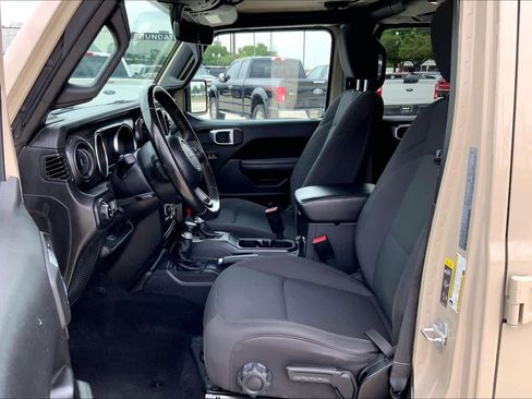 Used 2022 Jeep Gladiator Sport AWD/4WD image 8