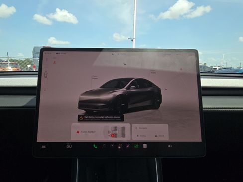 Used 2026 Tesla Model Y 2WD image 24