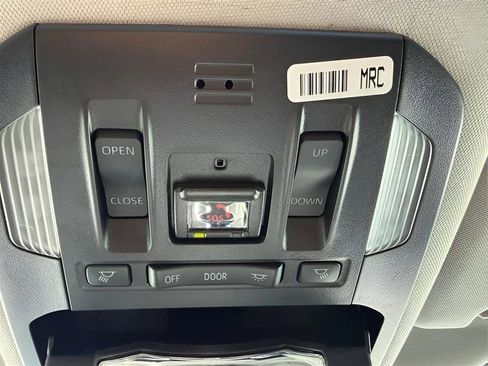 Used 2020 Toyota Highlander XLE image 53