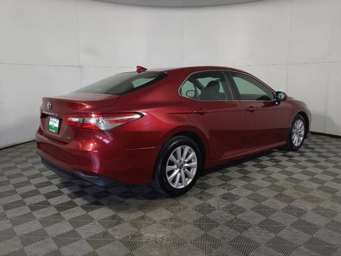 Used 2019 Toyota Camry LE FWD image 10