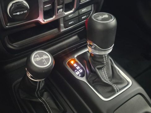 Used 2023 Jeep Wrangler Unlimited Sahara AWD/4WD image 27