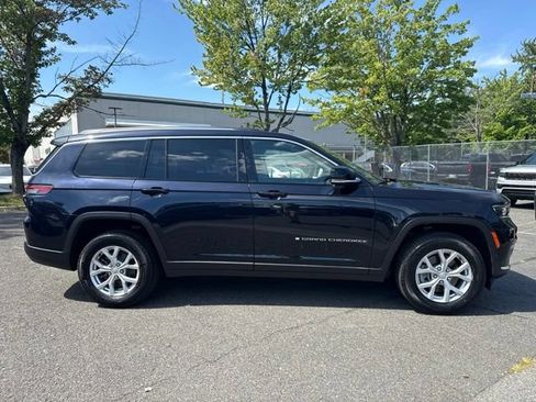Used 2023 Jeep Grand Cherokee L Limited AWD/4WD image 17