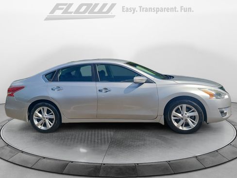 Used 2013 Nissan Altima 2.5 SV FWD image 10