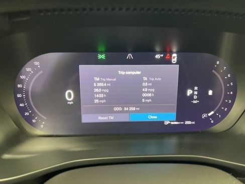 Used 2023 Volvo XC40 B5 Plus w/ Driver Assist Package image 16