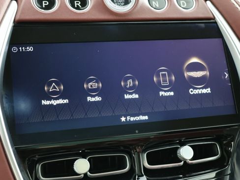 Used 2021 Aston Martin DBX image 48