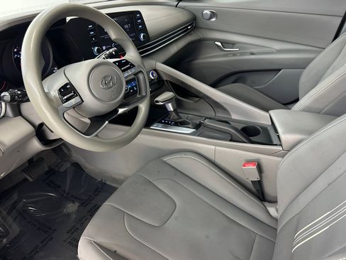 Used 2023 Hyundai Elantra SEL FWD image 4