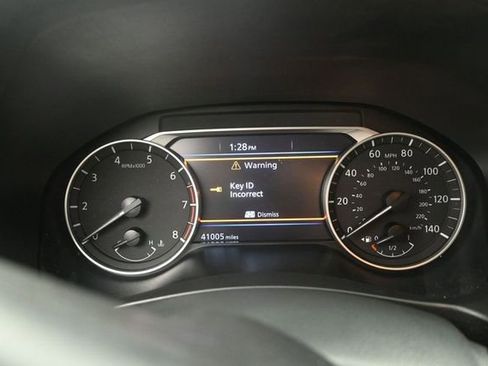 Used 2025 Nissan Altima 2.5 SV FWD image 17