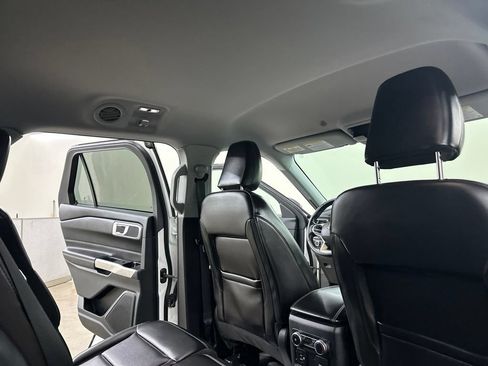 Used 2021 Ford Explorer XLT w/ Equipment Group 202A AWD/4WD image 24