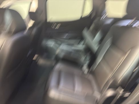 Used 2018 GMC Acadia SLT image 29