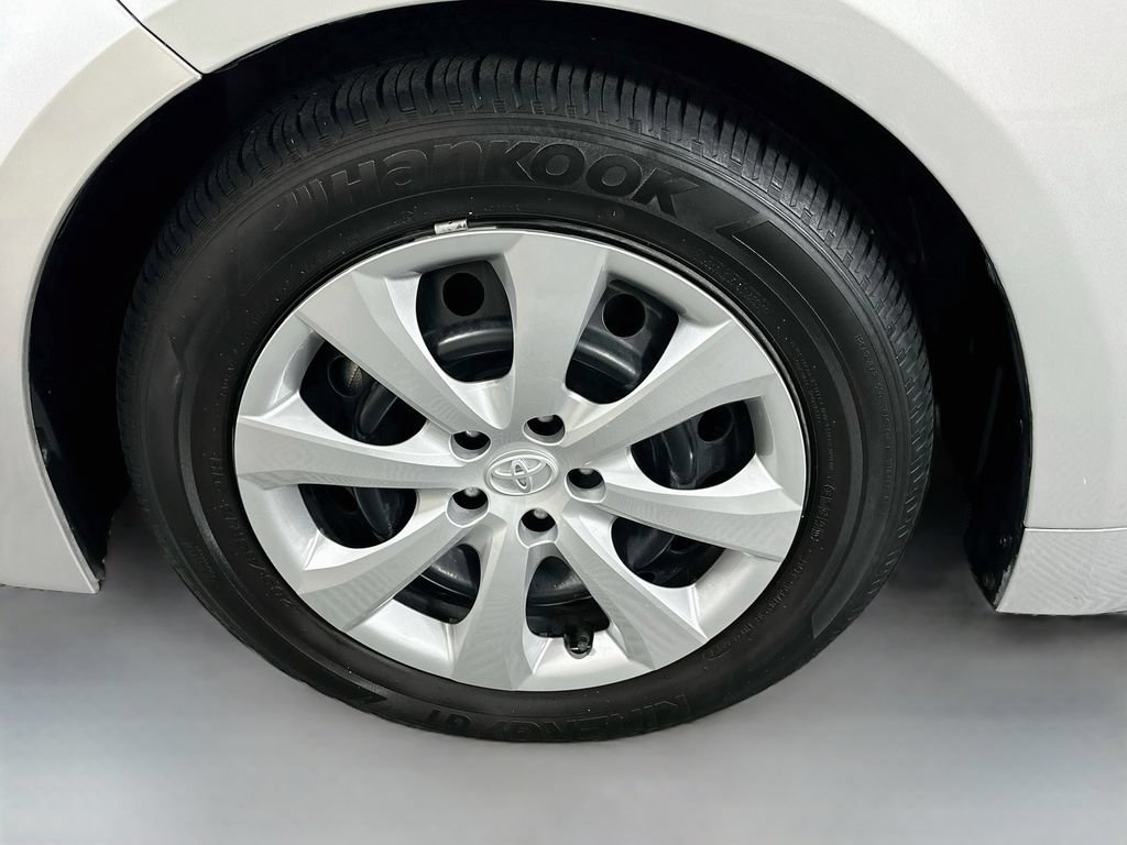 Used 2025 Toyota Corolla LE FWD image 29