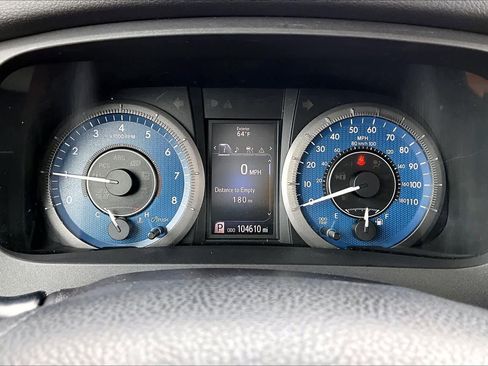Used 2018 Toyota Sienna LE image 25