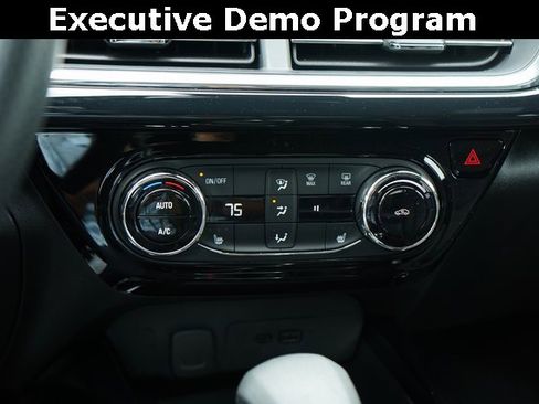 Used 2025 Chevrolet Trax RS w/ Driver Confidence Package image 23