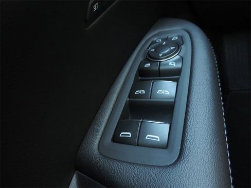 Certified 2025 Cadillac XT5 Premium Luxury image 25