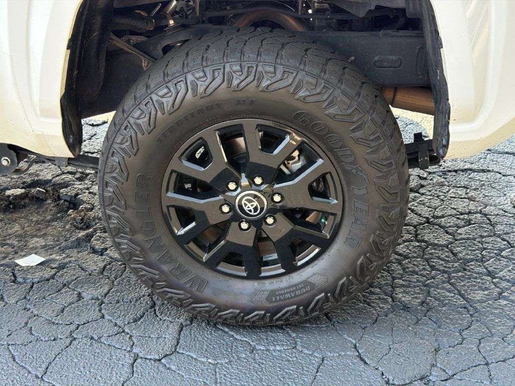Used 2025 Toyota Tacoma SR AWD/4WD image 23
