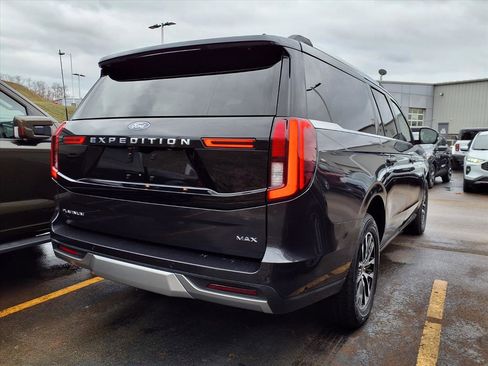 Used 2025 Ford Expedition Max Platinum image 5
