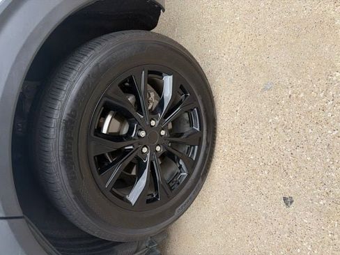 Used 2020 Ford Explorer XLT w/ Equipment Group 202A RWD image 4