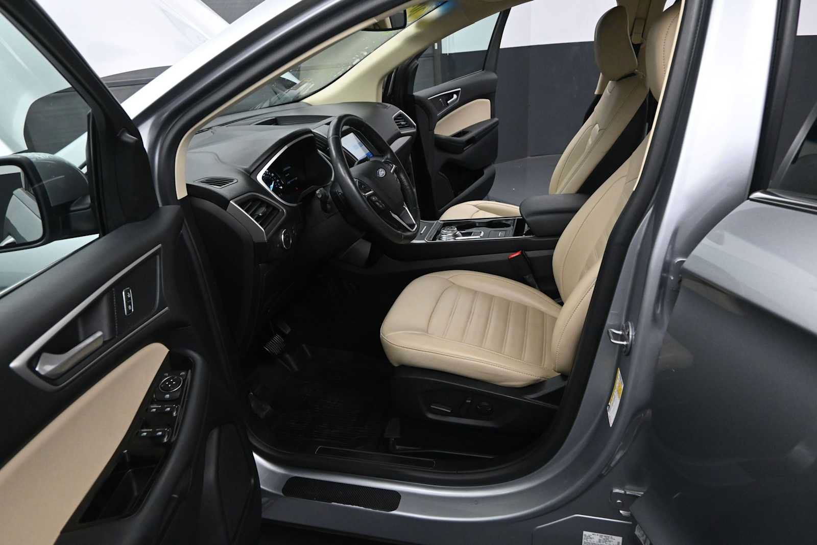 Used 2020 Ford Edge SEL w/ Convenience Package AWD/4WD image 12