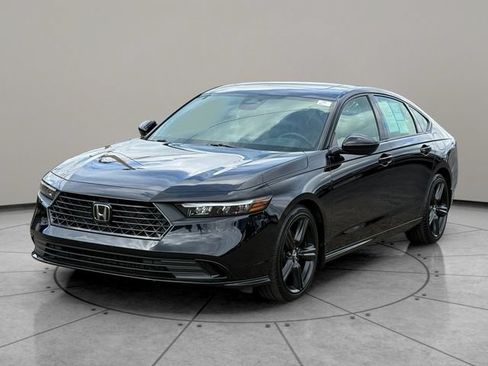 Used 2023 Honda Accord Sport image 3