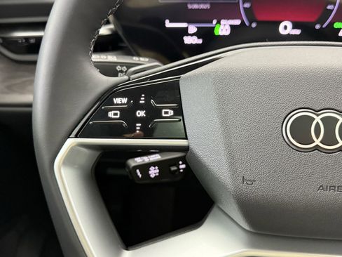 Used 2025 Audi Q5 Premium w/ Convenience Package image 17