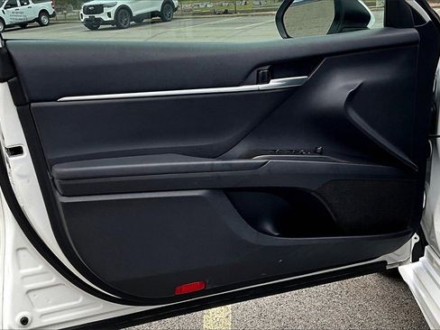 Used 2024 Toyota Camry SE image 21