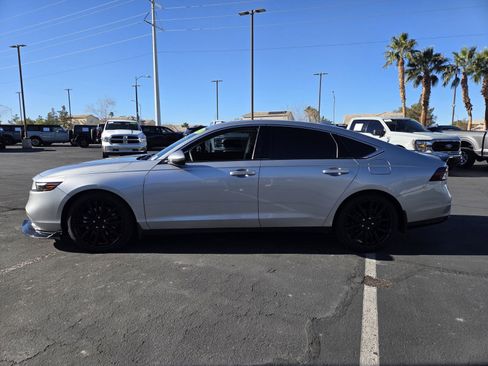 Used 2023 Honda Accord Touring image 3