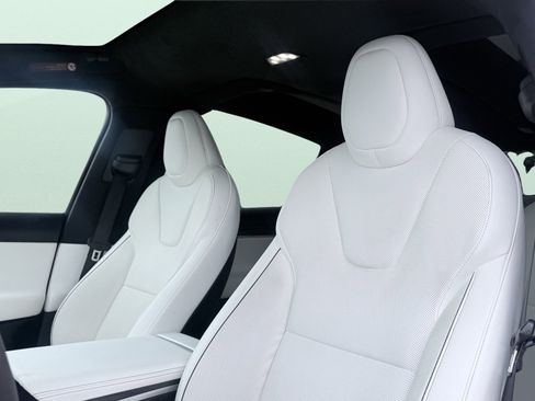 Used 2022 Tesla Model X Plaid AWD/4WD image 32