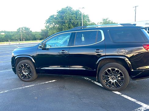 Used 2023 GMC Acadia Denali w/ Black Diamond Edition FWD image 6