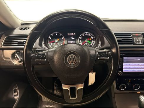 Used 2015 Volkswagen Passat 1.8T SE FWD image 18