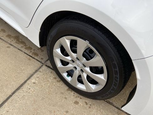 Used 2024 Toyota Corolla LE image 29