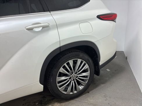 Used 2021 Toyota Highlander Platinum image 5