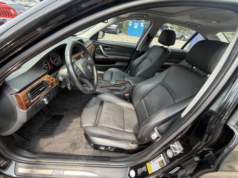 Used 2011 BMW 335i xDrive Sedan AWD/4WD image 8