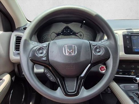 Used 2017 Honda HR-V EX image 9
