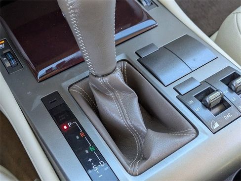 Used 2016 Lexus GX 460 w/ Premium Package image 28