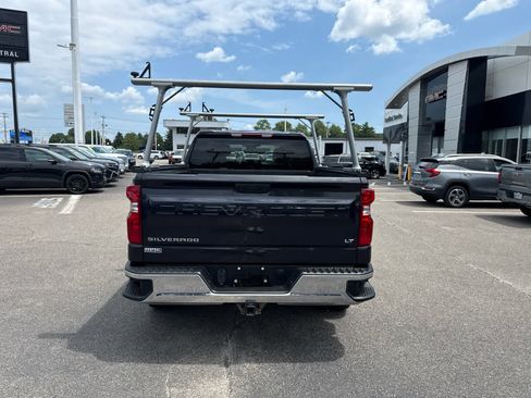 Used 2022 Chevrolet Silverado 1500 LT AWD/4WD image 4